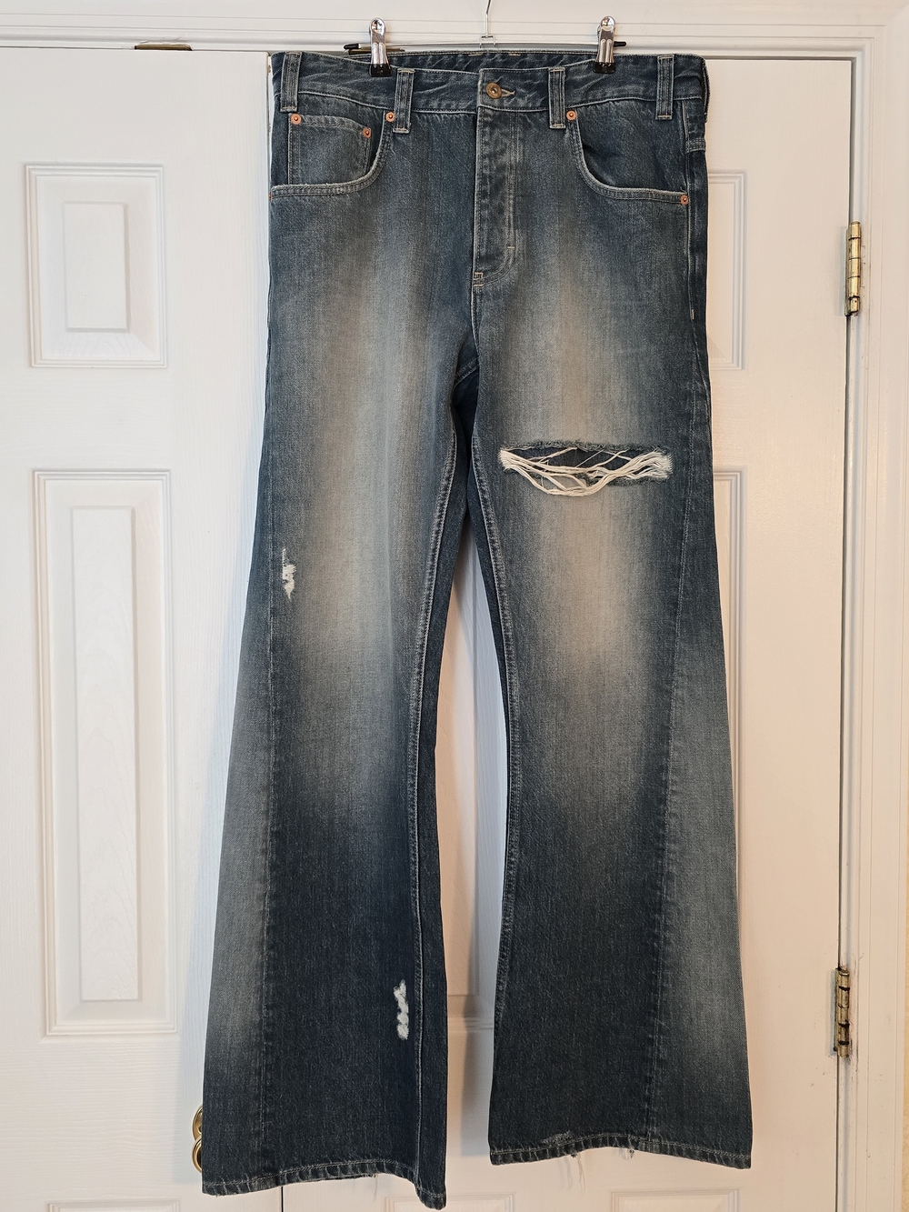 NWOT Women's Distressed Blue Wide-Leg Jeans - 32